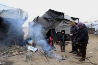 Правозащитники рассказали, как живут оставшиеся без родителей дети беженцев в лагерях в Европе