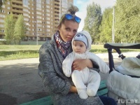 Сирота 14 лет ждет жилье в Полоцке: "Чтобы забрать сына из роддома, купила прописку"