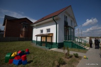 В Минске построили коттедж, в котором будет жить семья и семеро приемных детей. Рассказываем об условиях