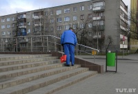 Почти полтысячи нерадивых родителей работают дворниками в Минске 